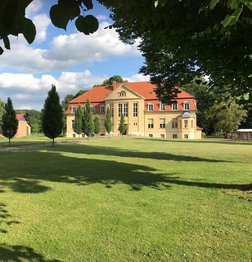 Schloss Grabow, Resting Place & A Luxury Piano Collection Resort, Prignitz Brandenburg Bagian luar foto
