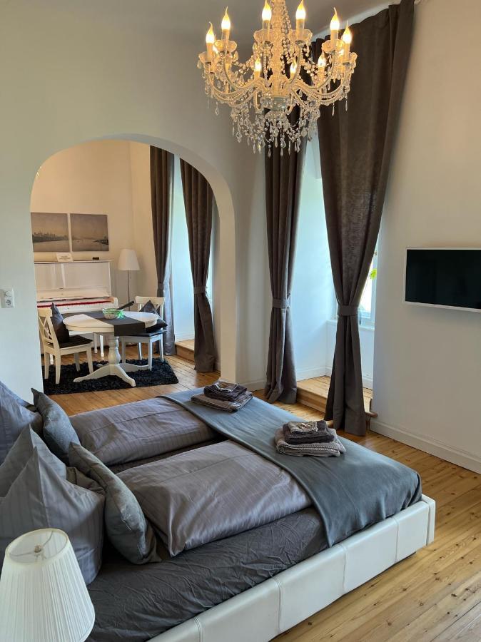 Schloss Grabow, Resting Place & A Luxury Piano Collection Resort, Prignitz Brandenburg Bagian luar foto